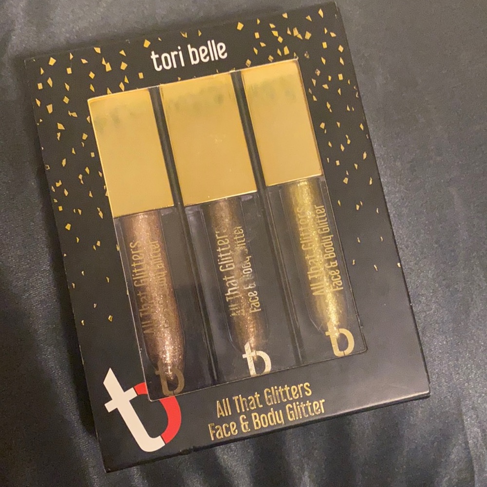 Tori Belle ✨All That Glitters Face & Body Glitter✨